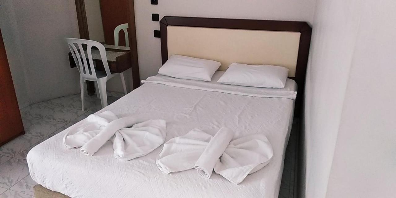 קוסדסי Ladies Beach Hotel מראה חיצוני תמונה