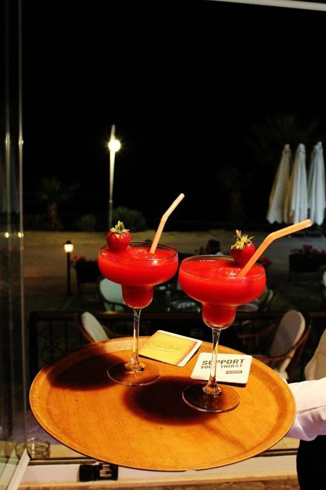 קוסדסי Ladies Beach Hotel מראה חיצוני תמונה