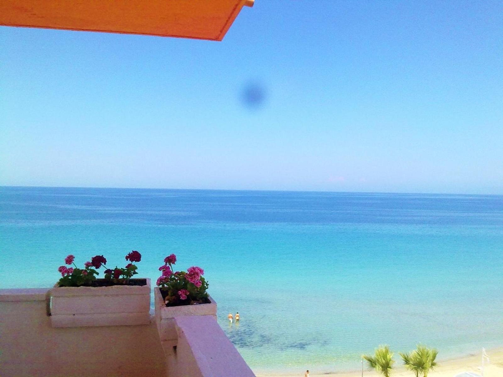קוסדסי Ladies Beach Hotel מראה חיצוני תמונה