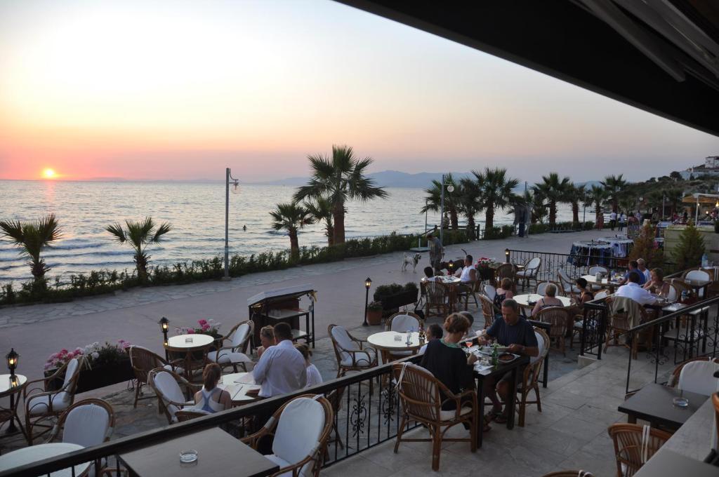 קוסדסי Ladies Beach Hotel מראה חיצוני תמונה